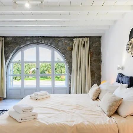 Aquileria Seaview Pool - Seven Bedrooms Vila