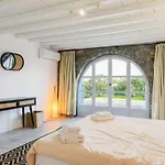 Aquileria Seaview Pool - Seven Bedrooms * Mykonos Town